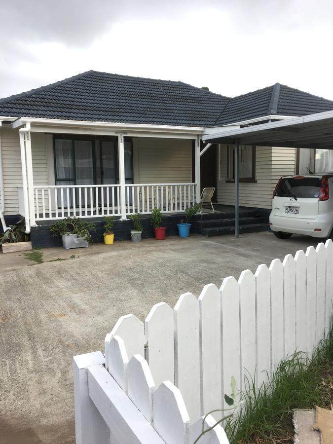 At Homestay Auckland Eksteriør bilde